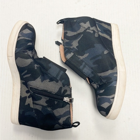Linea Paolo wedge camo sneakers - Picture 1 of 6